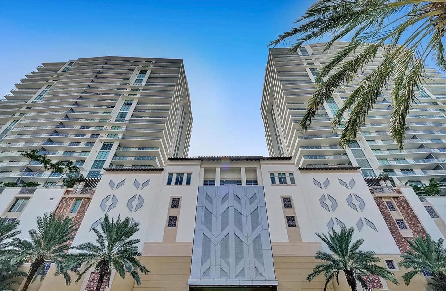 Parque Towers Condo in Sunny Isles Beach