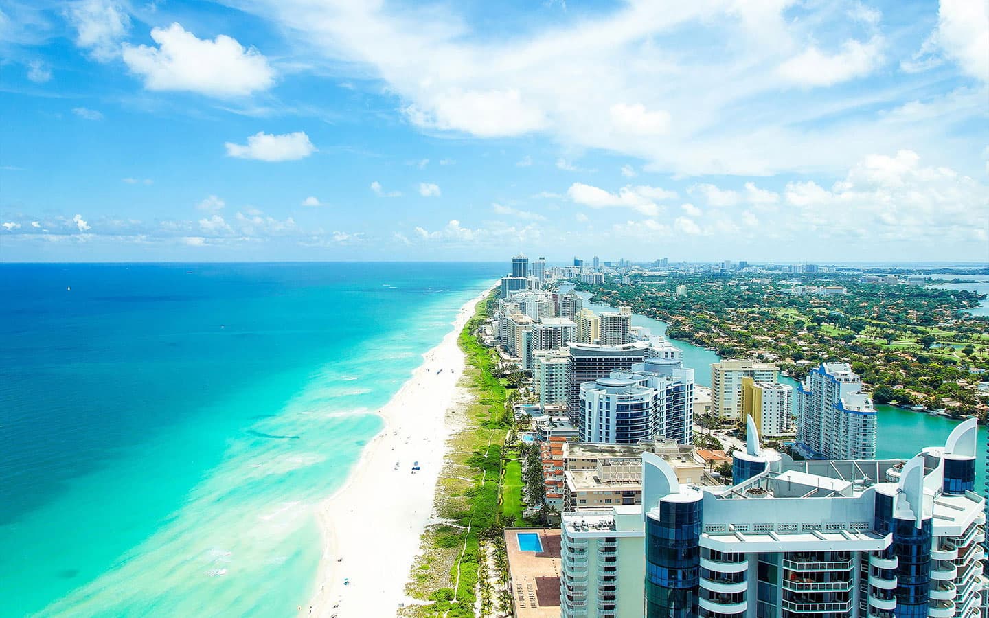 Aerial view of Sunny Isles Beach near Parque Towers